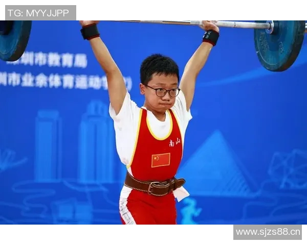 奥运会举重项目选手体能训练解析与科学训练方法探讨 奥运会举重项目选手体能训练解析与科学训练方法探讨